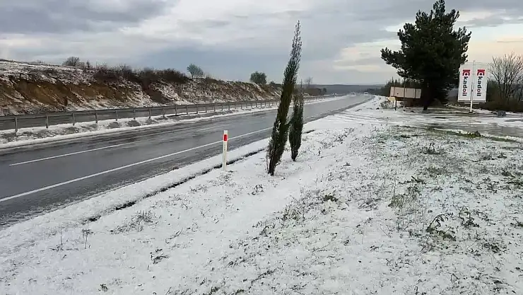 Tarım arazileri beyaza büründü