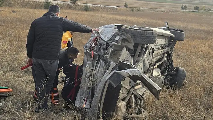 Tarlaya devrilen otomobil hurdaya döndü: 1 kişi yaralı