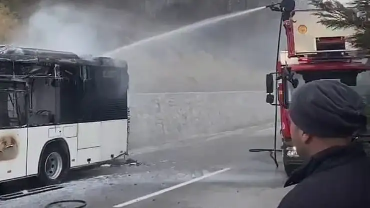 Test sürüşündeki otobüs alev aldı