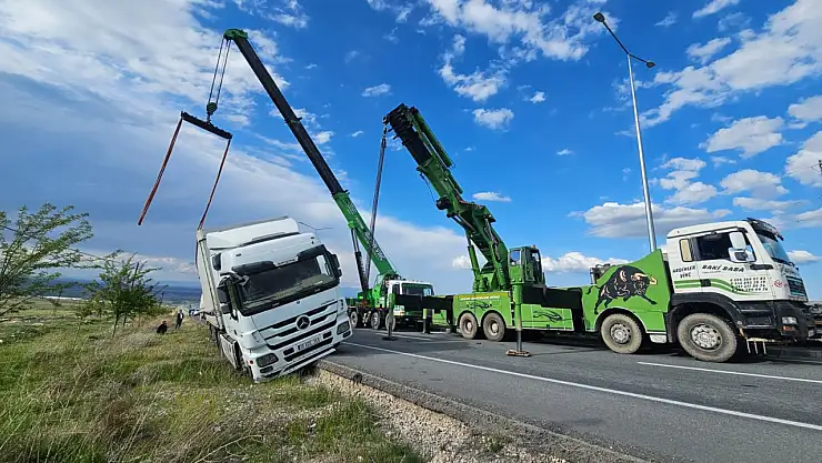 Tır faciadan döndü!