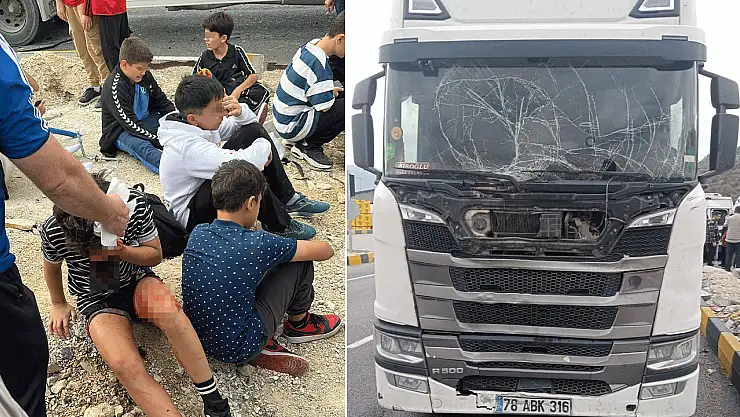 TIR ile öğrenci taşıyan minibüs çarpıştı: 9 yaralı