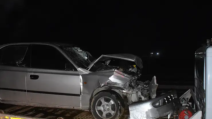 Tırla otomobil çarpıştı: 7 kişi yaralandı