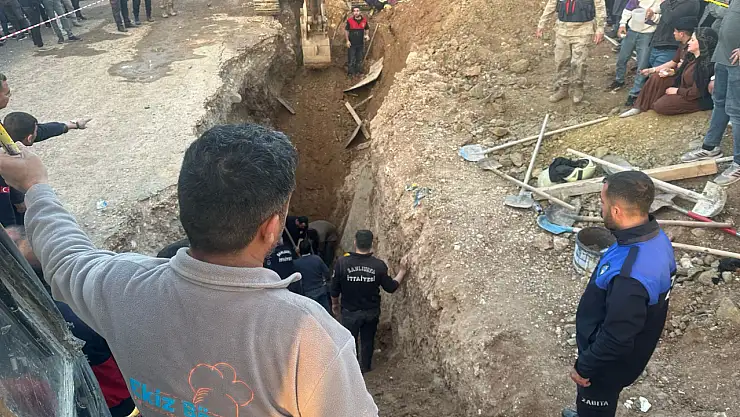 Toprak altında kalan işçilerin 3'ünden sevindirici haber geldi!