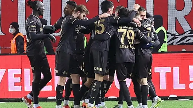 Trabzonspor sahasında Gaziantep FK'yi 3-2 mağlup etti!