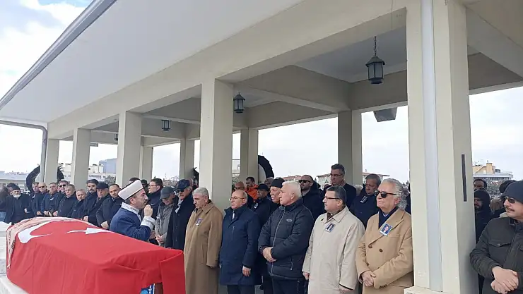 Türk dilinin asırılık çınarı toprağa verildi