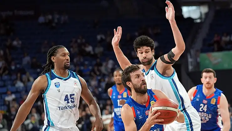 Türk Telekom yarın Anadolu Efes'i konuk edecek
