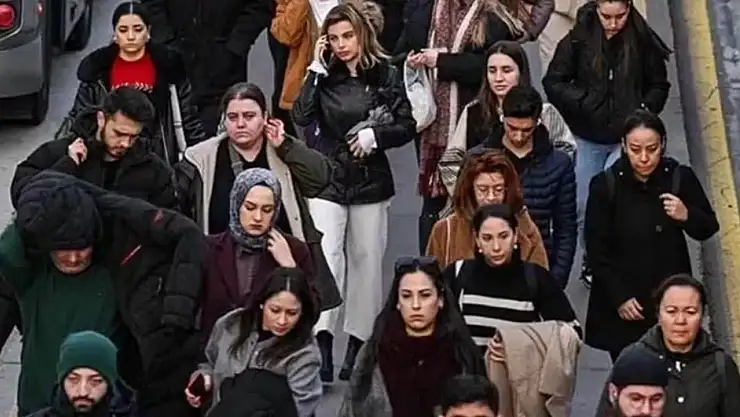 Türkiye'de mutluluk oranı düşüşte: Her iki kişiden biri mutsuz! Peki en büyük sorunumuz ne?