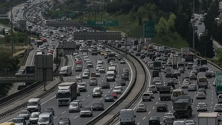 Türkiye'deki araçların yarısı bayramda otoyollardaydı