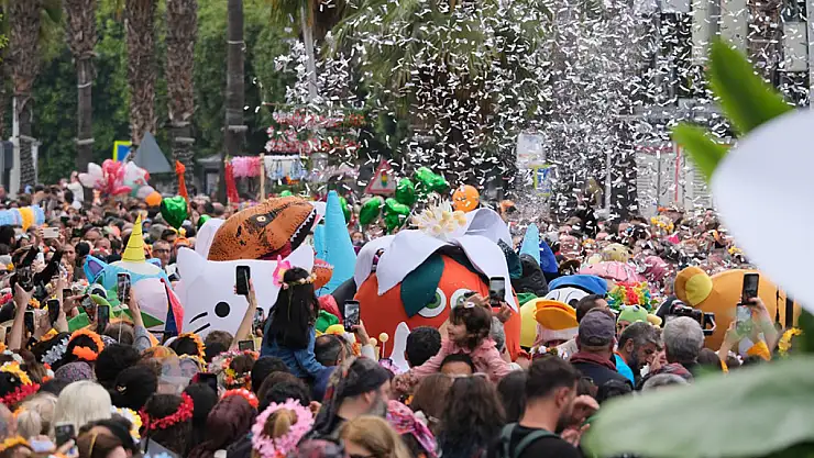 Türkiye'deki tek karnaval renkli görüntülere sahne oldu