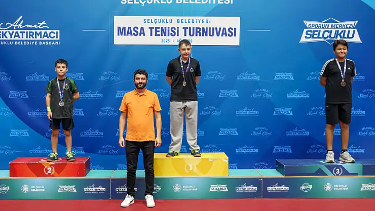 Türkiye'nin birçok ilinden 500 sporcu Konya'da buluştu: Ödüler sahiplerini buldu!