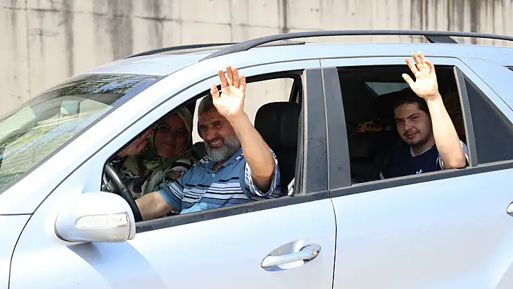 Türkiye'ye gelen gurbetçiler, memleket hasreti gideriyor