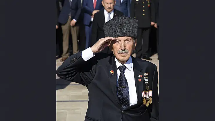 Türkiye'nin en yaşlı gazisi hayatını kaybetti