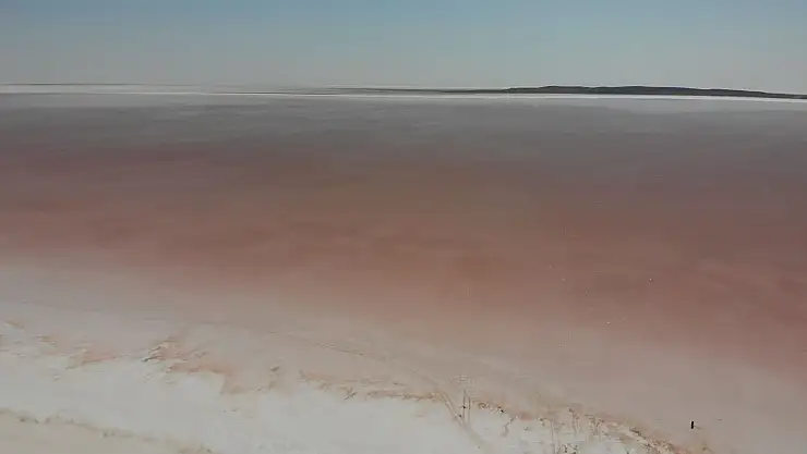 Tuz Gölü pembe renge büründü