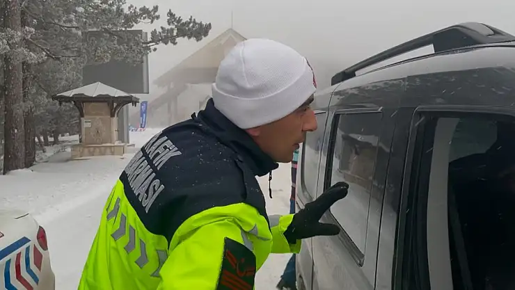 Uludağ'a çıkmak için 300 kilometre yol gelen şahıs, jandarma engeline takıldı
