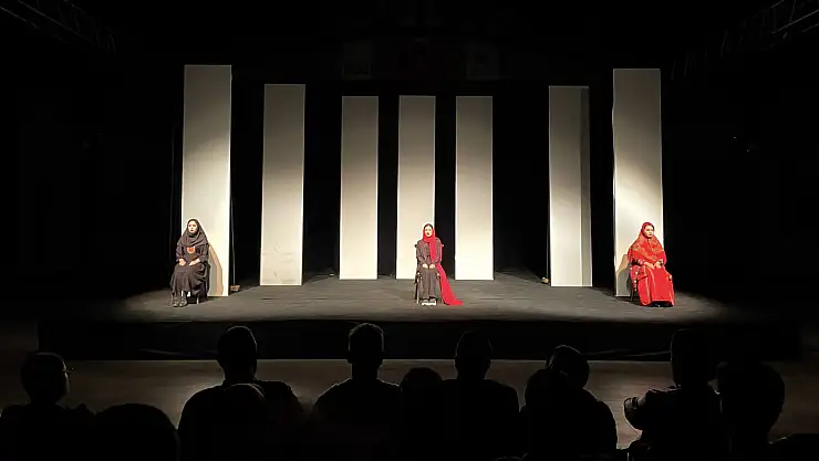 Uluslararası Türkçe Tiyatro Yapan Ülkeler Festivali sürüyor