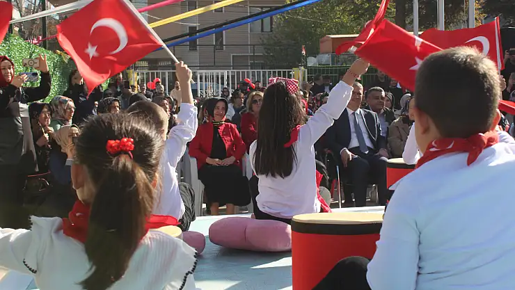 Ümide-Güler Atsüren Anaokulu'nda Cumhuriyet Coşkusu