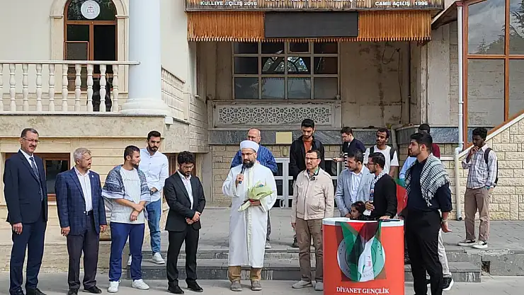 Üniversiteli gençlerden Gazze'ye destek ve soykırıma tepki: 'Gazze'deki kardeşlerimizin sesi olmak için buradayız'