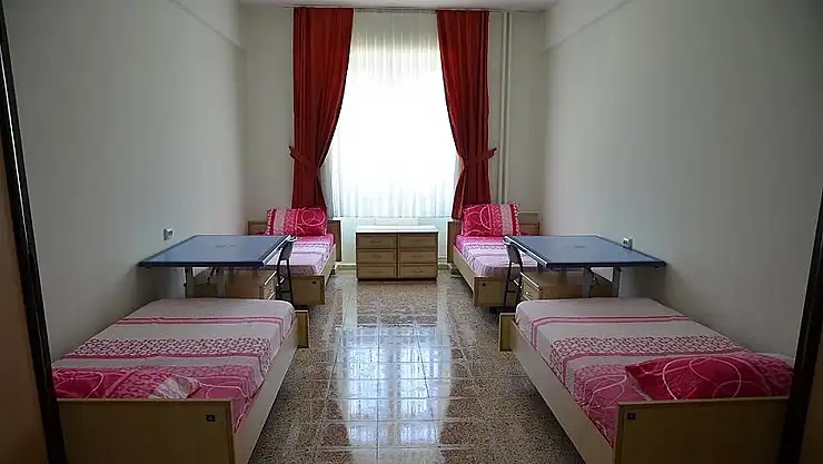 Üniversiteye gidecek olanlar dikkat! Evde kalabileceksiniz! Bakanlık harekete geçti...