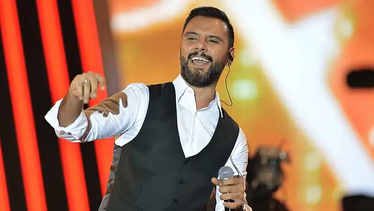 Ünlü şarkıcı Alişan, hastaneye kaldırıldı!