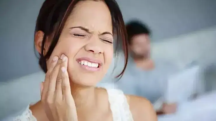 Uzmanlar uyarıyor: Diş eti çekilmesine dikkat!