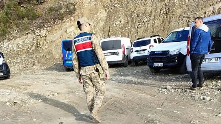 Vahşet anne ve 2 çocuğunu katlettiler