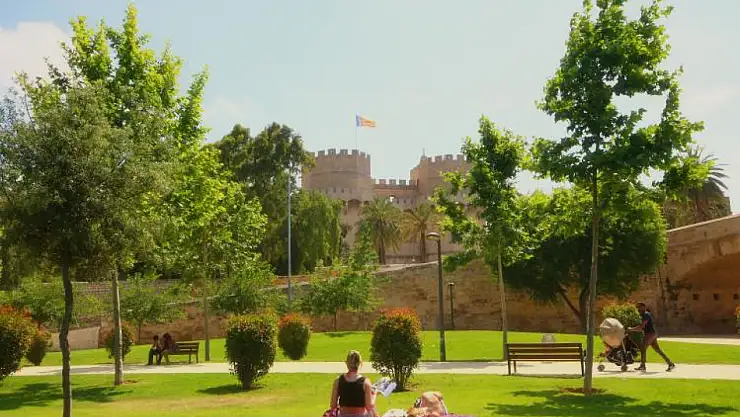 Valencia'nın İncisi: Turia Bahçeleri Rehberi