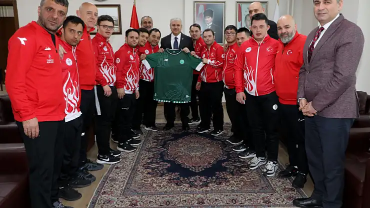 Vali Akın, Futsal Milli Takımını ağırladı!