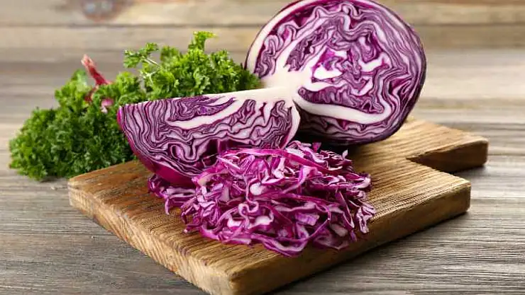 Vitamin deposu olan kırmızı lahananın faydaları nelerdir? Kırmızı lahana ne işe yarar nasıl tüketilir?