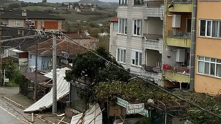 Yalova'da fırtınanın savurduğu çatı parçaları 2 kişiyi yaraladı