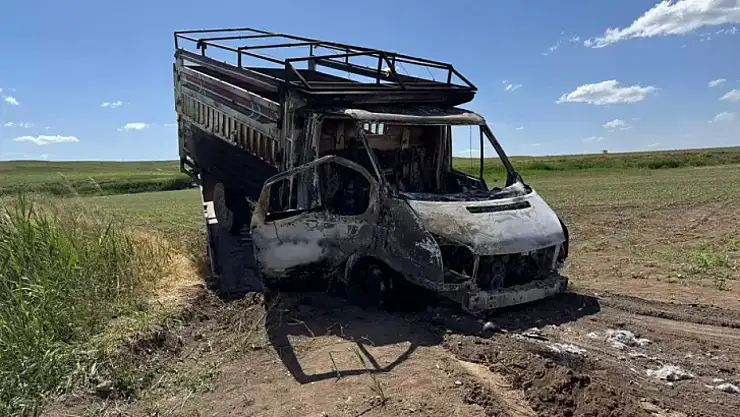 Yanmış kamyonette 2 ceset bulundu