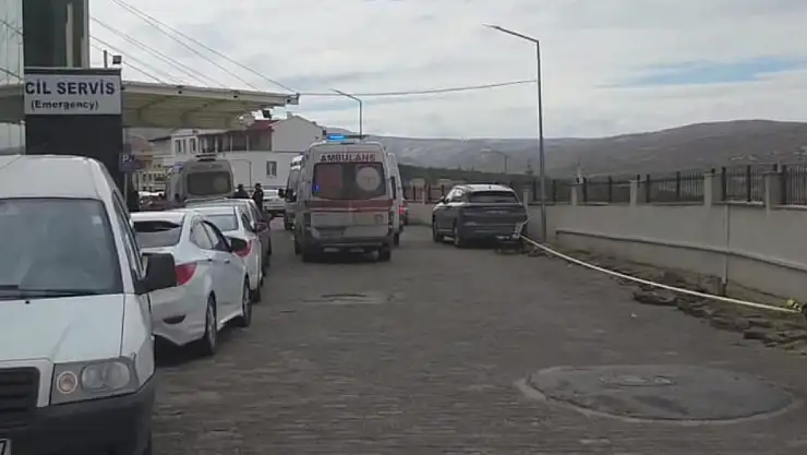 Yardım sergisinde yedikleri yemekten zehirlendikleri iddia edilen 15 öğrenci hastanelik oldu