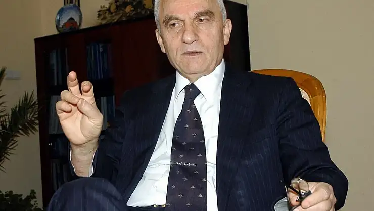 Yaşar Yakış Kimdir, Neden İhraç Edildi?