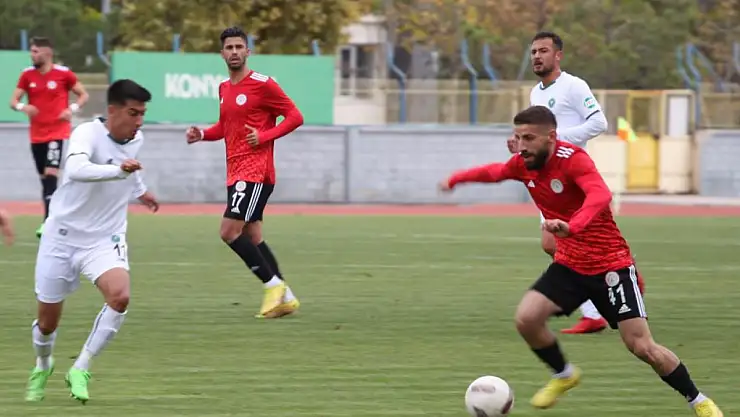 Yavru kartal direnemedi!..