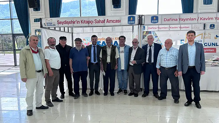 Yazarlar imza ve söyleşilerine devam ediyor