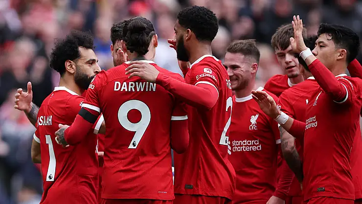 Yeni lider Liverpool!