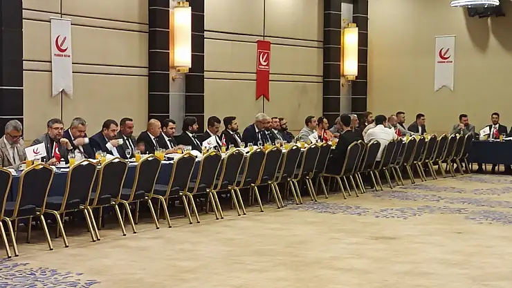 Yeniden Refah Partisi Konya İl Başkanı Temel Peker, basın toplantısı düzenledi