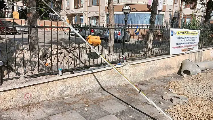 Belediye işçisi yol çalışmasında elektrik akımına kapıldı!