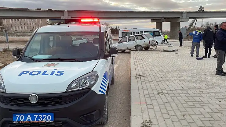 Yolcu minibüsü ile otomobilin çarpıştığı kazada 2 kişi yaralandı