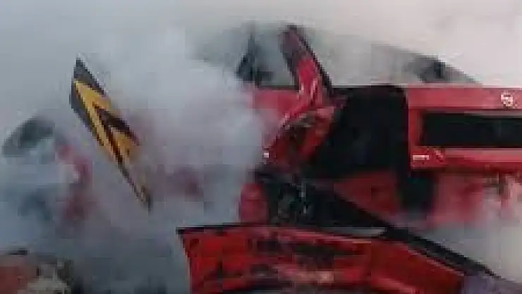 Yolcu otobüsü kaza yaptı 6 kişi yaralandı