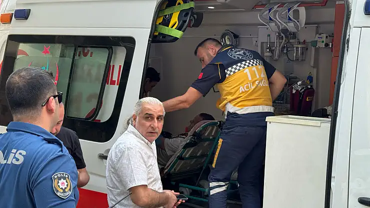 Yolda yürüyen vatandaş bıçaklı saldırıya uğradı