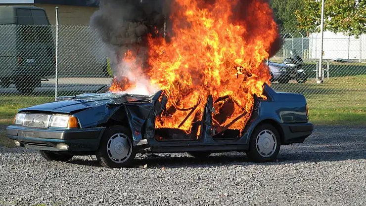 Yollarda arabalar niye yanıyor? Meşhur usta açıkladı…