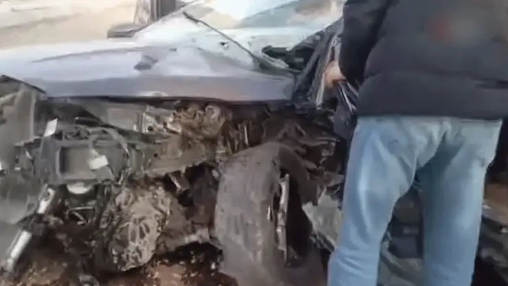 Yolun karşısına geçmek isterken canından oldu