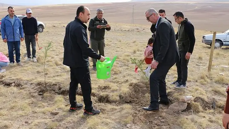  Yunak'ta fidanlar şehitlerin adıyla toprakla buluştu