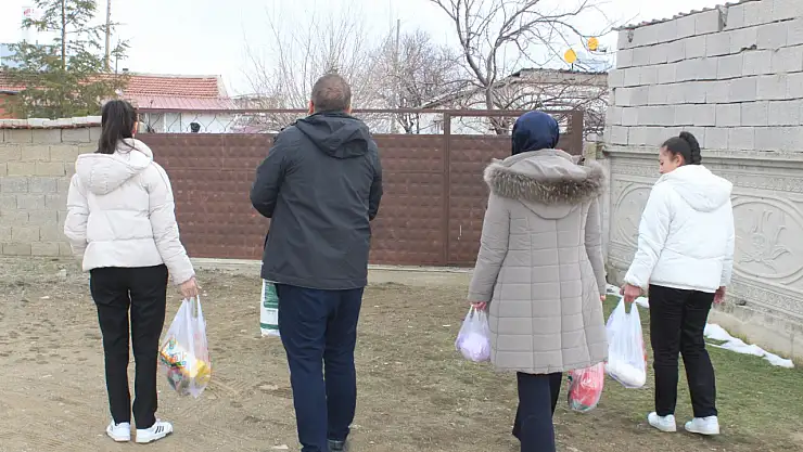 Yunak'ta öğrenciler, iyilik biriktiriyor