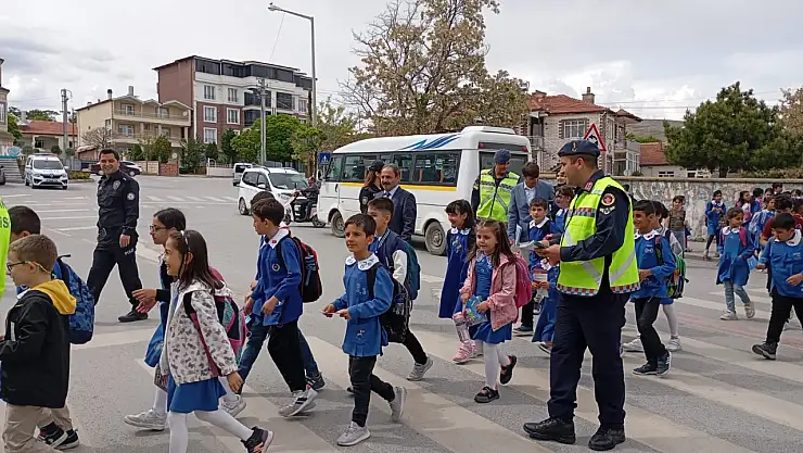 Yunak'ta trafik haftası etkinlikleri düzenlendi