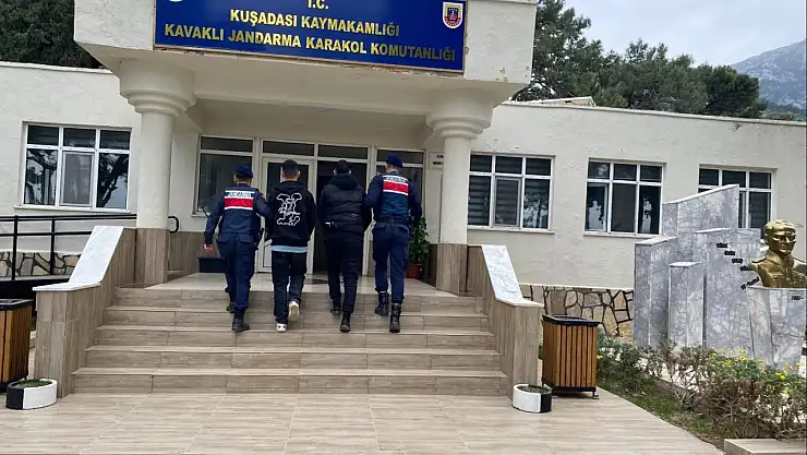 Yunanistan'a yüzerek geçmeye çalışan şahıslar yakalandı