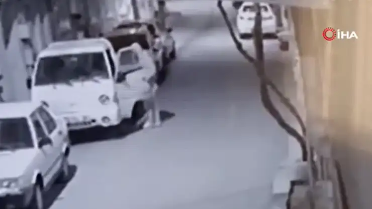 Yürümek yerine araç çaldı: Benzini bitince yenisini çalıp kaza yapınca yakalandı!