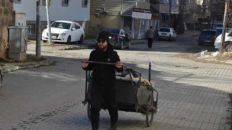 Yürüyerek dünyayı gezen gezgin Muş'a ulaştı