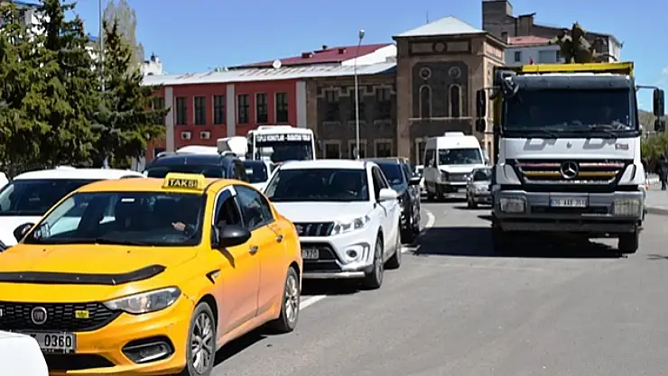 Yüzlerce araç trafikten men edildi