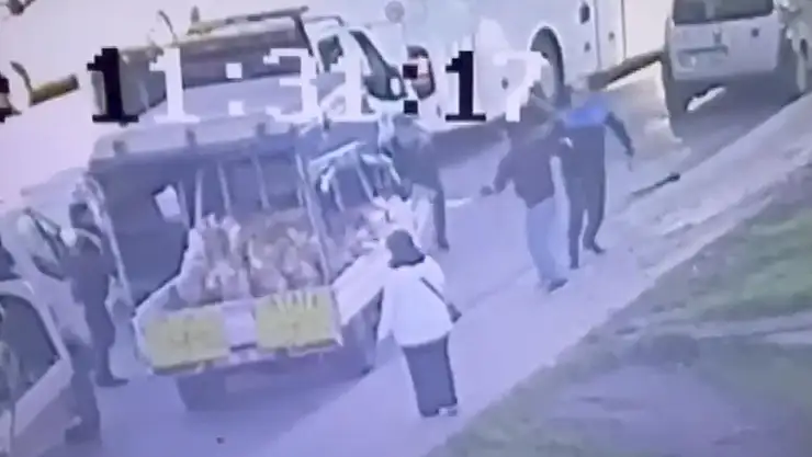 Zabıtayı bıçakla yaraladığı iddia edilen seyyar satıcı tutuklandı